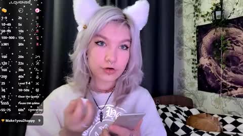 Lola online show from November 2025 07:49:02 PM