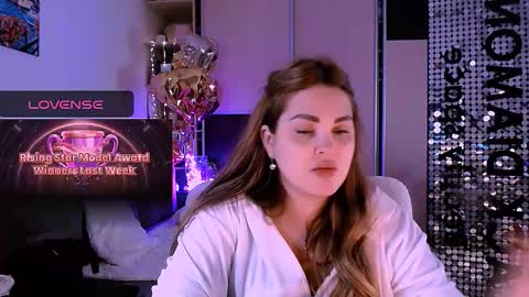 libra_mia online show from November 2025 06:41:02 PM