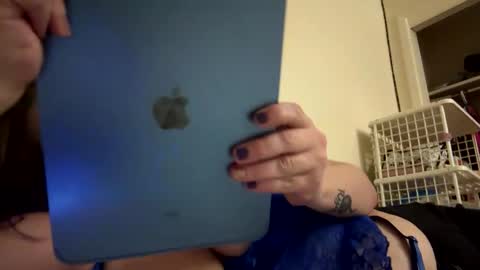 Snapshot of lickmelolliee chatting on February 2025 08:38:01 AM AllieAustyn online show from February 2025 08:38:01 AM