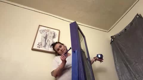 Snapshot of lickmelolliee chatting on February 2025 06:25:02 AM AllieAustyn online show from February 2025 06:25:02 AM