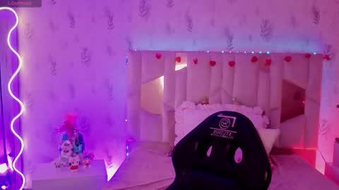 LIHIAN online show from March 2026 12:10:02 PM