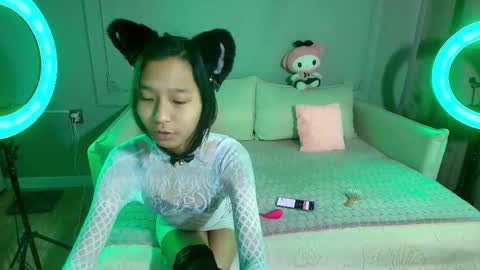 Lihn Pham online show from December 2025 03:24:02 AM