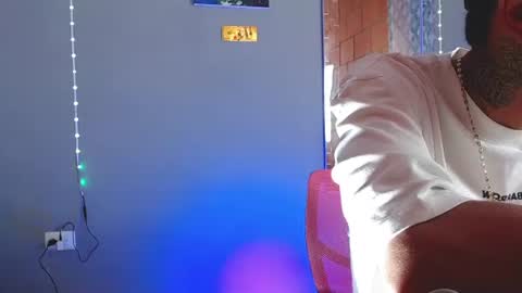 Snapshot of liiaam_lee_ chatting on June 2026 09:35:01 PM Daniel online show from June 2026 09:35:01 PM