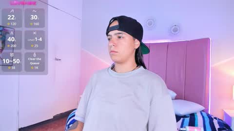 liiam_smith_ online show from October 2025 01:46:02 PM