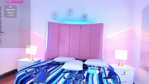 liiam_smith_ online show from October 2025 12:28:02 PM