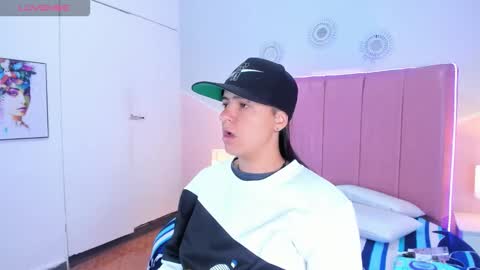 liiam_smith_ online show from October 2025 12:56:02 PM