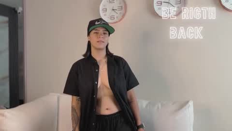 liiam_smith_ online show from November 2025 02:05:02 PM