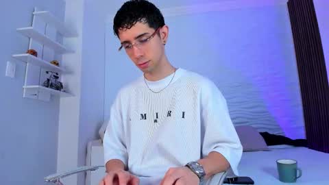 L I I A M online show from September 2025 06:13:02 PM