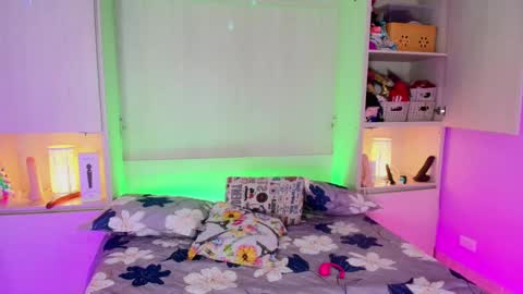         online show from January 2025 12:01:02 PM