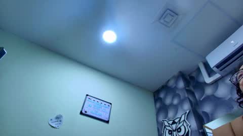 Miia online show from May 2026 07:09:01 PM