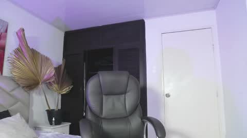 liilithstone online show from April 2026 11:13:01 PM