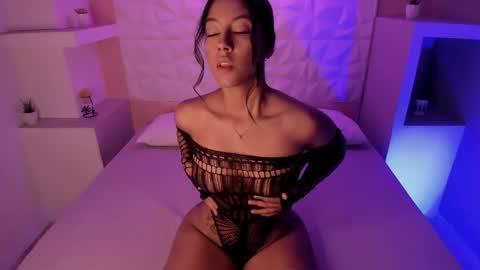 Snapshot of liizjones chatting on October 2025 04:41:01 PM LiizJones online show from October 2025 04:41:01 PM