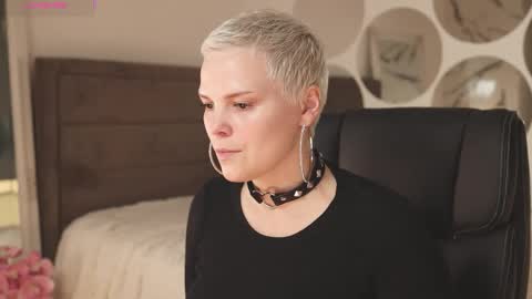 likaaberry online show from September 2025 04:39:02 PM