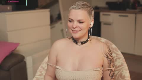 likaaberry online show from November 2025 12:16:02 PM