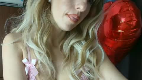 Snapshot of like_firebird chatting on February 2025 06:59:02 AM Mia Onlyfans link - online show from February 2025 06:59:02 AM