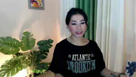 Snapshot of likliklicklengleng chatting on January 2025 09:06:02 AM Leng online show from January 2025 09:06:02 AM