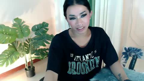 Snapshot of likliklicklengleng chatting on January 2025 09:21:01 PM Leng online show from January 2025 09:21:01 PM