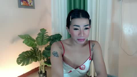 Snapshot of likliklicklengleng chatting on February 2025 06:09:02 PM Leng online show from February 2025 06:09:02 PM