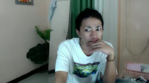 Snapshot of likliklicklengleng chatting on March 2025 03:05:02 PM Leng online show from March 2025 03:05:02 PM