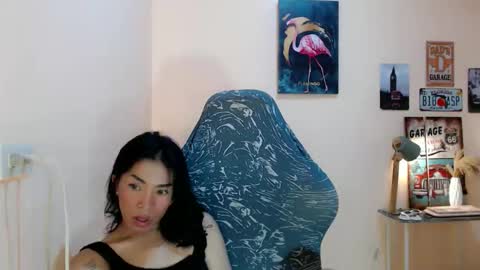 Snapshot of likliklicklengleng chatting on November 2025 06:07:02 PM Leng online show from November 2025 06:07:02 PM