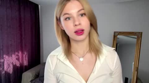 Elisa  online show from September 2025 10:06:02 AM