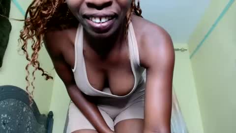 Snapshot of lil_paula chatting on October 2025 06:46:02 AM serenity online show from October 2025 06:46:02 AM