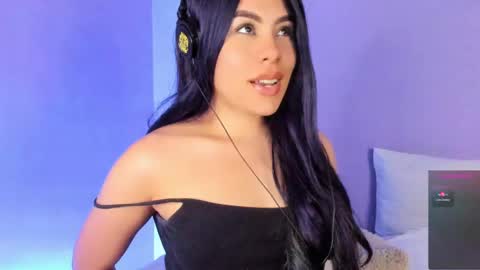 Snapshot of lil_swaay chatting on January 2025 03:06:02 AM Lola online show from January 2025 03:06:02 AM