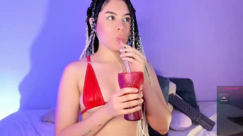 Snapshot of lil_swaay chatting on February 2025 01:10:01 AM Lola online show from February 2025 01:10:01 AM