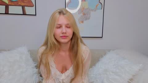 Emma online show from November 2025 10:26:01 AM