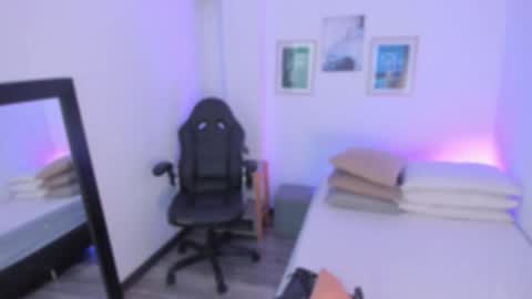 L I L A   online show from October 2025 03:54:02 AM