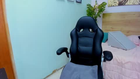 Snapshot of lila_foox chatting on March 2025 05:34:02 PM LILA online show from March 2025 05:34:02 PM