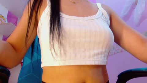 Snapshot of lila_pinky chatting on February 2025 09:10:01 PM L I L A online show from February 2025 09:10:01 PM