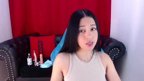 Snapshot of lila_pinky chatting on February 2025 02:29:02 PM L I L A online show from February 2025 02:29:02 PM