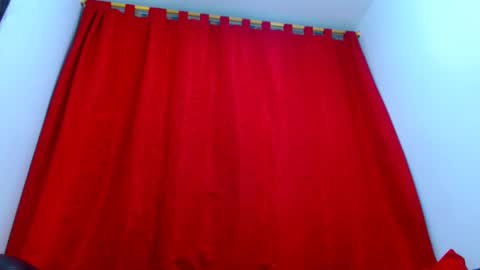 Snapshot of lila_pinky chatting on February 2025 07:52:02 PM L I L A online show from February 2025 07:52:02 PM