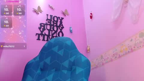 Snapshot of lila_pinky chatting on February 2025 09:31:01 PM L I L A online show from February 2025 09:31:01 PM