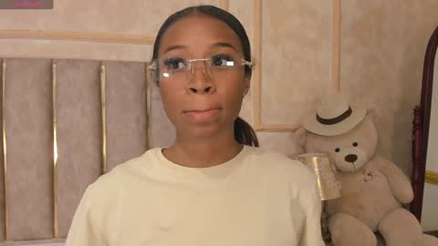 lila bailey  online show from December 2024 07:43:01 PM