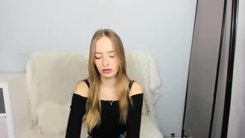 LiliaDesire online show from November 2025 05:08:01 PM