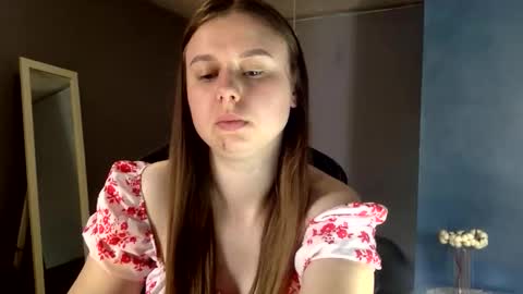 Snapshot of lilae37yis chatting on September 2025 01:24:02 PM Lily online show from September 2025 01:24:02 PM