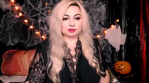 Snapshot of lilashiny chatting on October 2025 02:47:02 AM LilaShiny online show from October 2025 02:47:02 AM