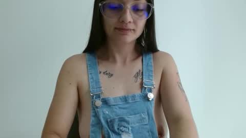 Valeri Villalobos  IG villa lobosvaleri online show from April 2026 03:37:01 PM