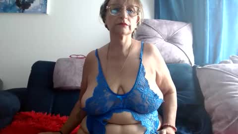 Snapshot of lilhy_mcfly chatting on May 2026 04:26:01 PM lilieth online show from May 2026 04:26:01 PM