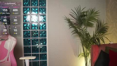 Snapshot of lili_01 chatting on December 2024 10:28:01 AM Lili online show from December 2024 10:28:01 AM
