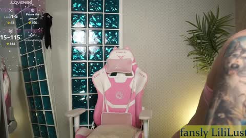 Snapshot of lili_01 chatting on January 2025 11:17:01 AM Lili online show from January 2025 11:17:01 AM