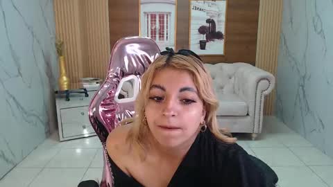 Snapshot of lili_conor_s chatting on February 2025 03:28:01 AM Lili online show from February 2025 03:28:01 AM