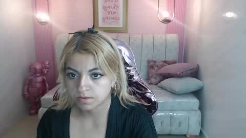 Snapshot of lili_conor_s chatting on February 2025 07:23:01 AM Lili online show from February 2025 07:23:01 AM