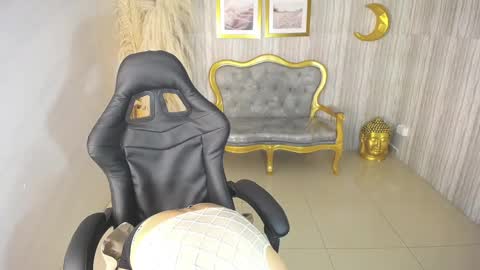 Snapshot of lili_conor_s chatting on March 2025 06:07:02 AM Lili online show from March 2025 06:07:02 AM