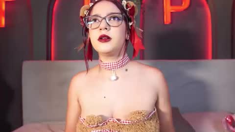 Lili  online show from April 2026 12:49:01 PM