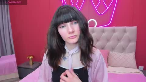 Snapshot of lili_flowerr chatting on February 2025 09:00:02 AM Lilli follow me kiss online show from February 2025 09:00:02 AM