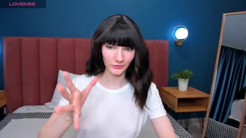 Snapshot of lili_flowerr chatting on March 2025 02:32:01 AM Lilli follow me kiss online show from March 2025 02:32:01 AM