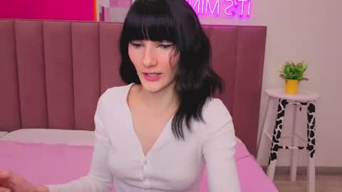 Lilli  follow me kiss online show from April 2026 10:30:01 AM